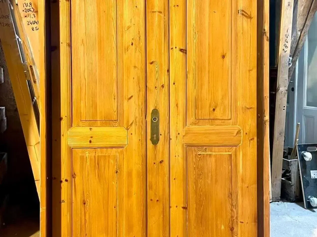 Billede 2 - Afsyret dobbeltdør m. karm og langskilte