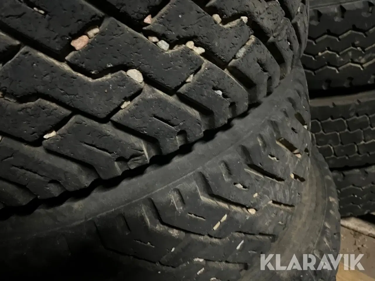 Billede 3 - Dæk med fælg Toyo 285/70R19.5 4 styk