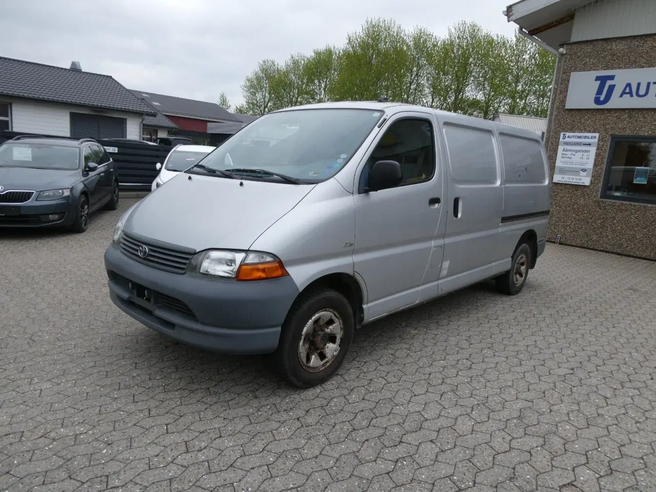 Billede 2 - Toyota HiAce 2,5 D-4D 102 Komfort lang 4x4