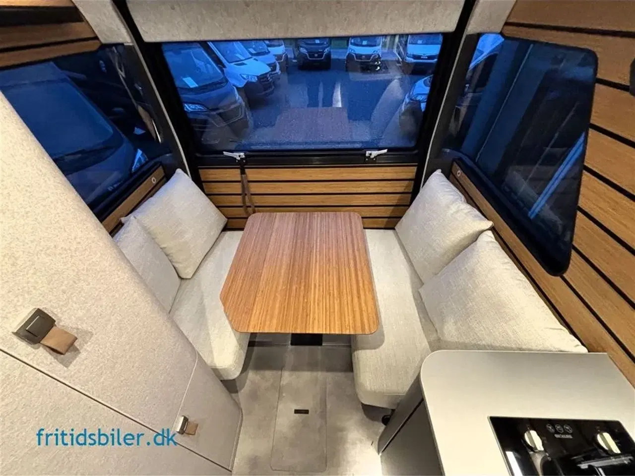 Billede 19 - 2024 - Hymer Venture S 190hk   HYMER Venture S definerer en helt ny køretøjskategori – en innovativ autocamper, der opfylder de højeste krav til design og funktion