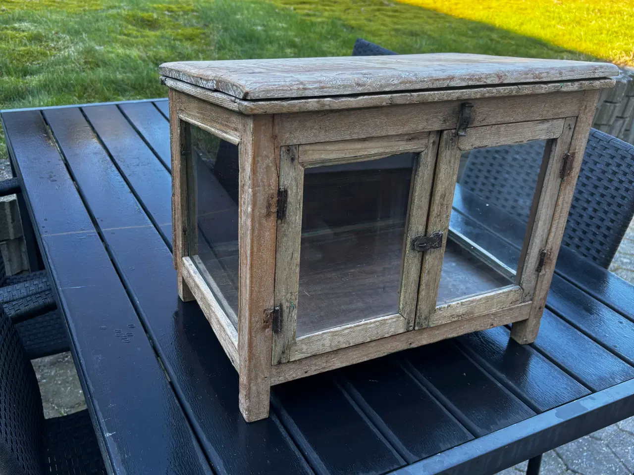 Billede 1 - Lille fint vitrineskab