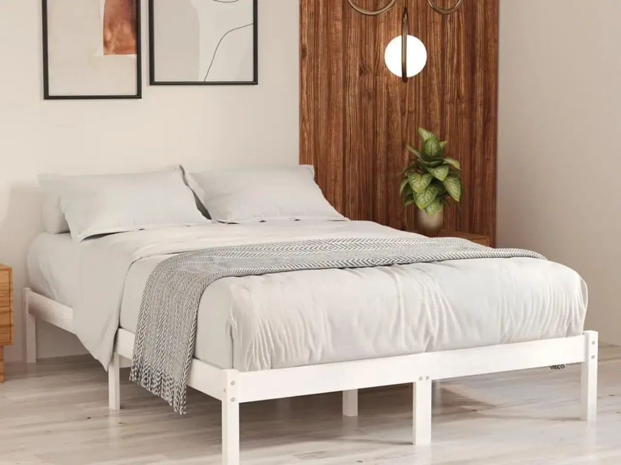 Billede 1 - Sengeramme 140x200 cm massivt fyrretræ hvid