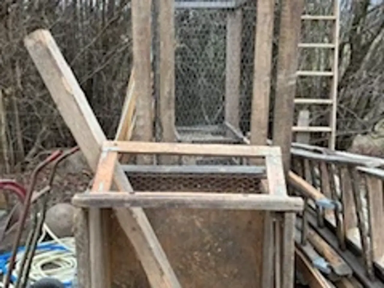 Billede 3 - Diverse træmateriel og stolper
