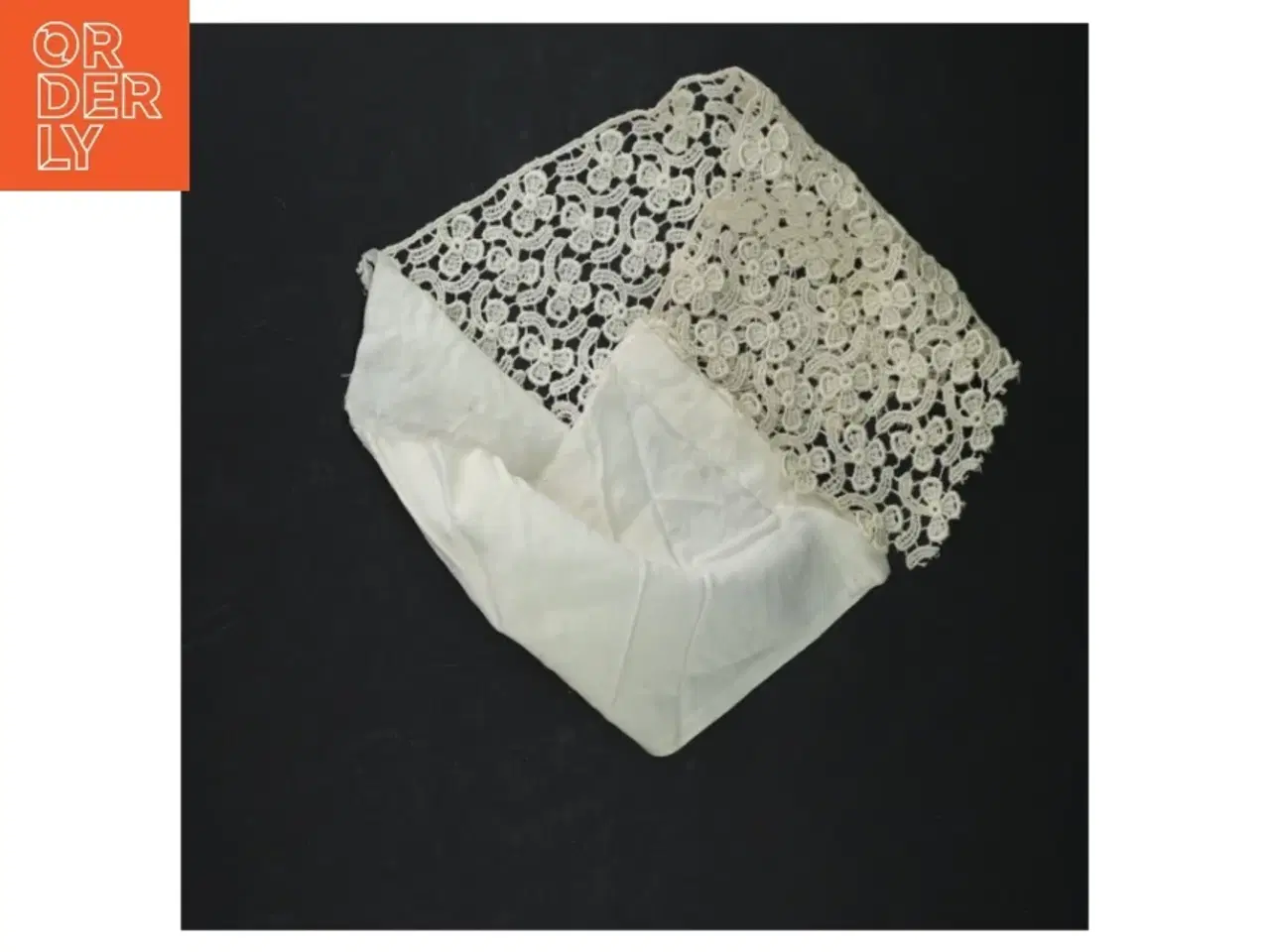 Billede 4 - Hvidt blonde tekstil (str. 24 x 10 cm)