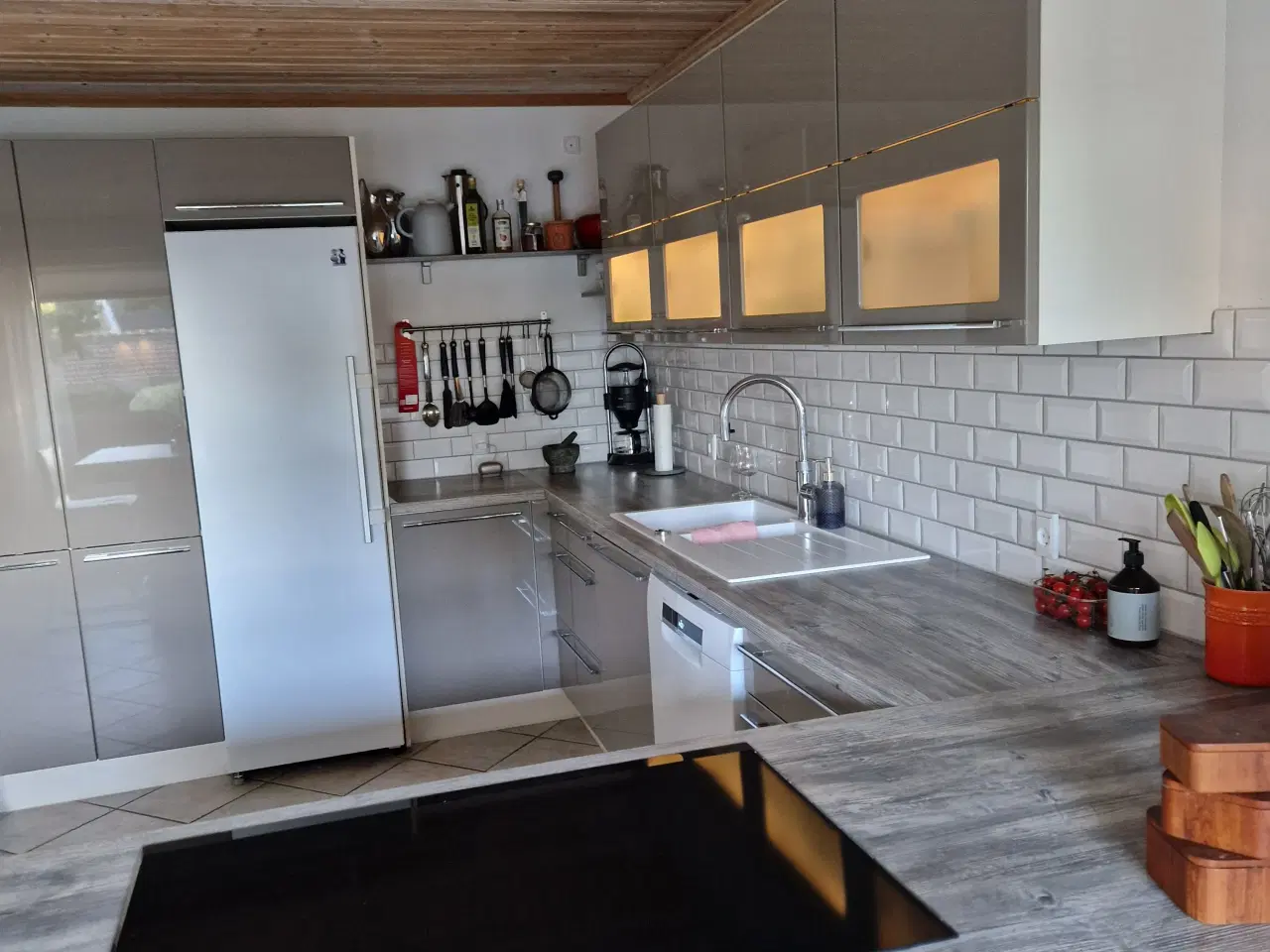 Billede 3 - Stort og flot Vordingborg køkken med hvidevarer sæ