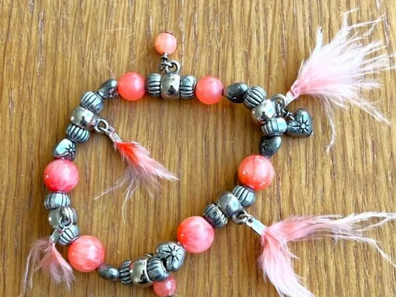 Billede 3 - Armbånd med perler i glas og metal - Koral og sølv