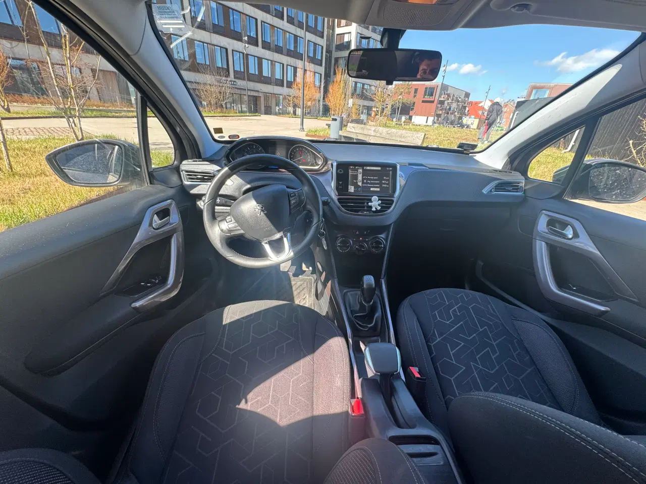 Billede 9 - Flot velholdt nysynet Peugeot 2008 1.6 Ehdi