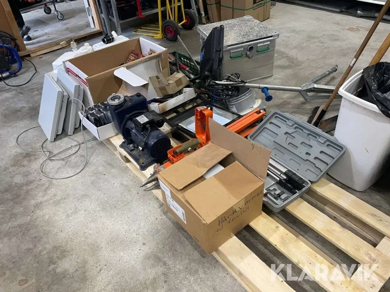 Billede 3 - Stort Lot af diverse udstyr - lamper, rotationslaser, kværn