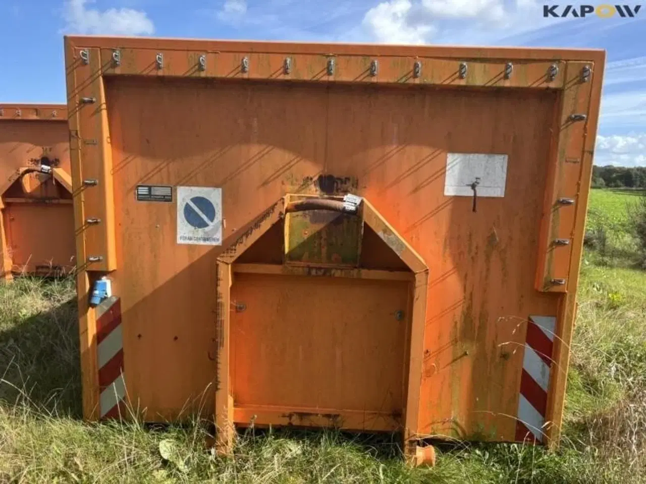 Billede 2 - - - - Container med bagsmæk og indhold