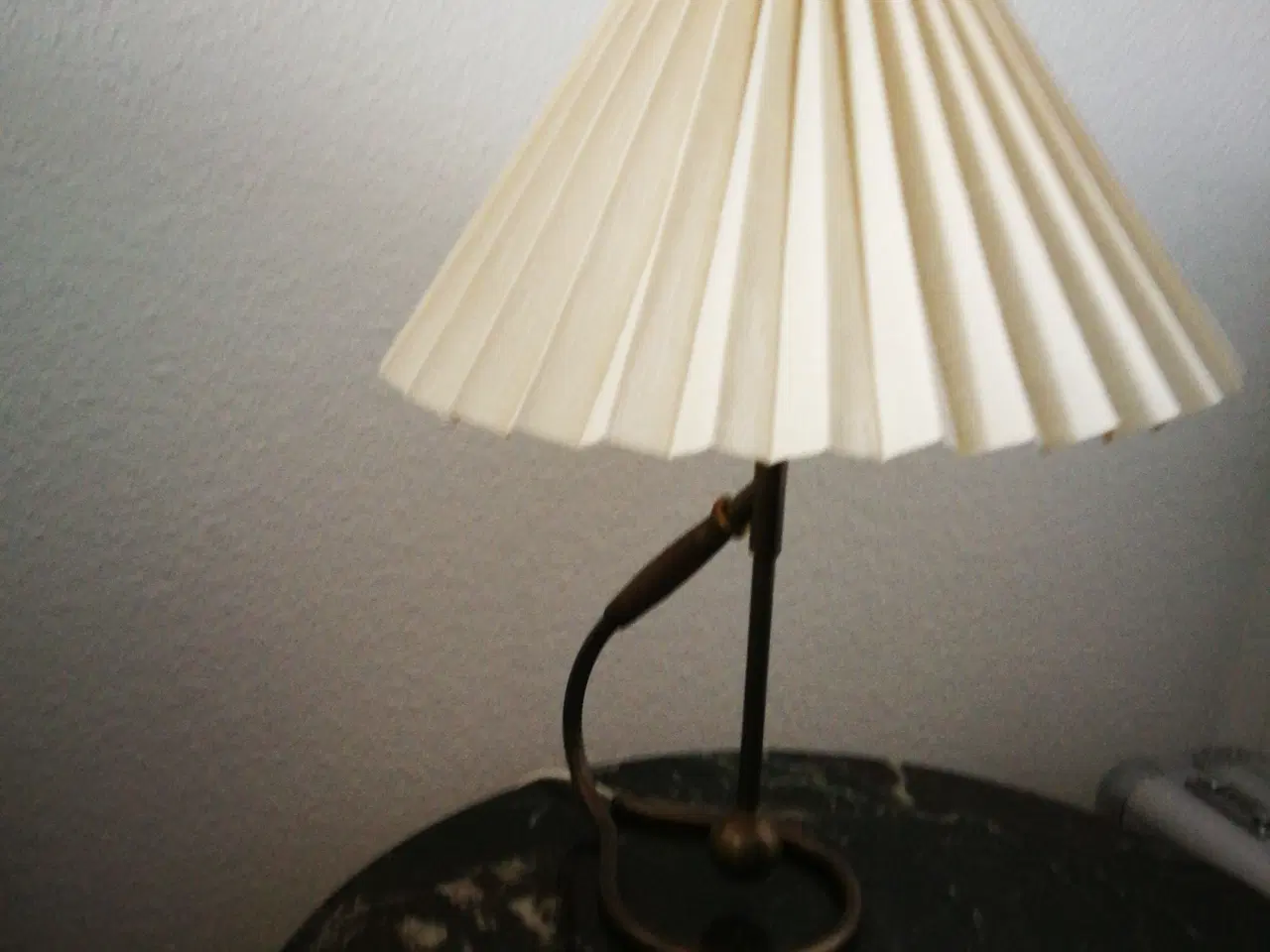 Billede 2 - 2 gamle Le Klint lamper