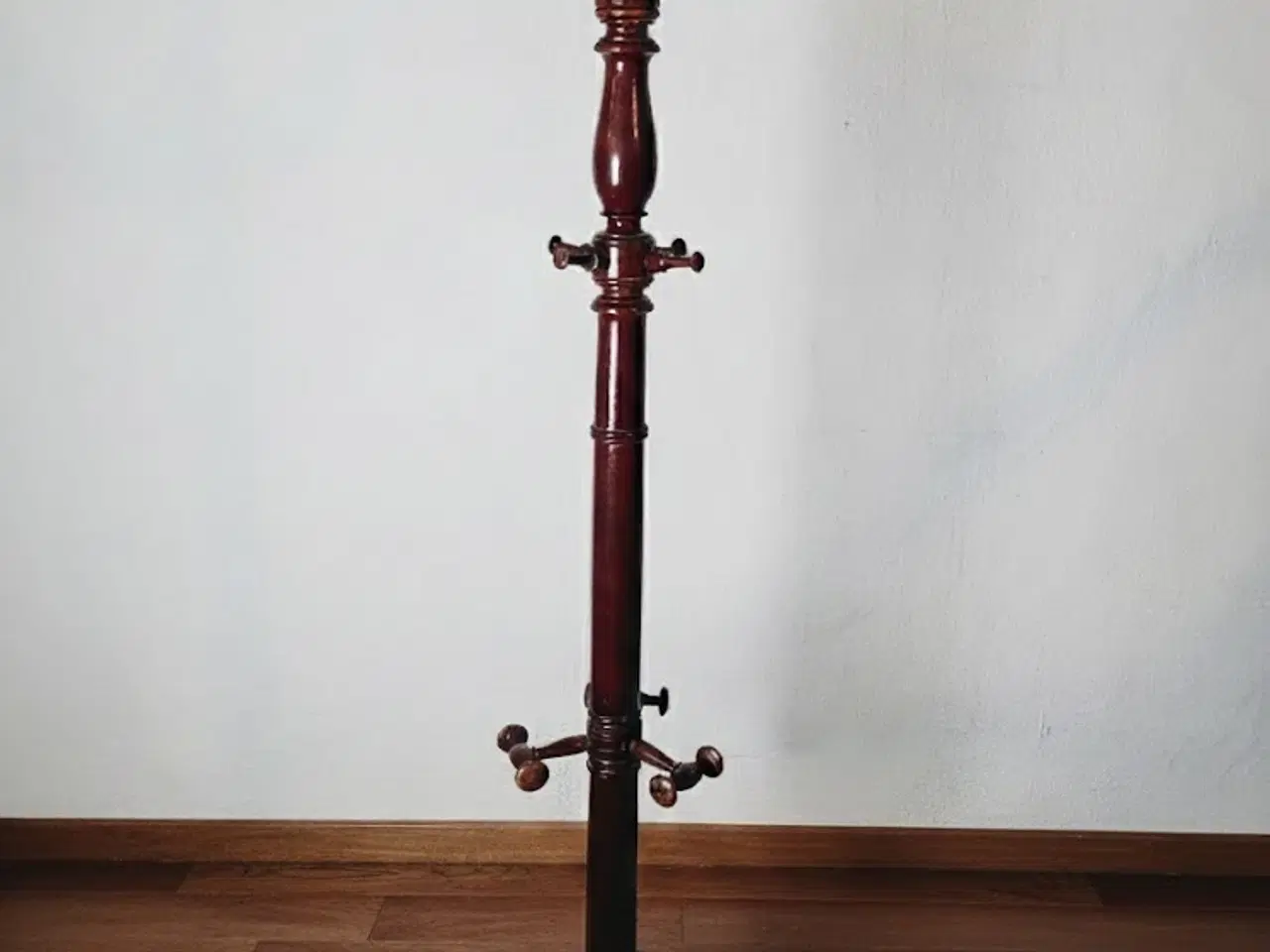 Billede 2 - ⭐️: Smuk antik stumtjener i mørkt træ – 193 cm