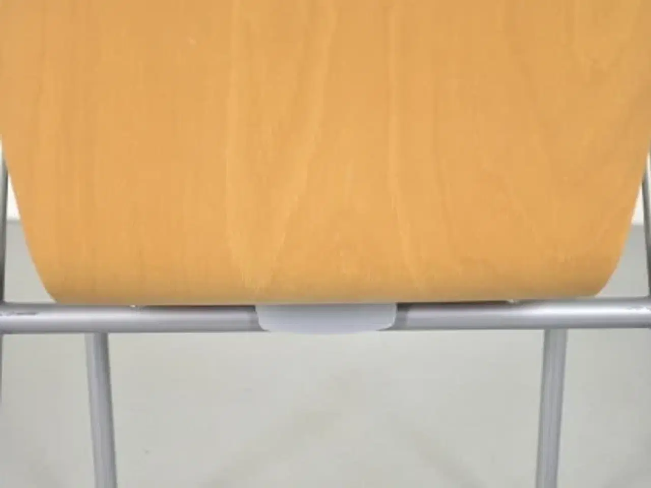 Billede 9 - Four design g2 konferencestol i grå med armlæn i bøg, blank fod