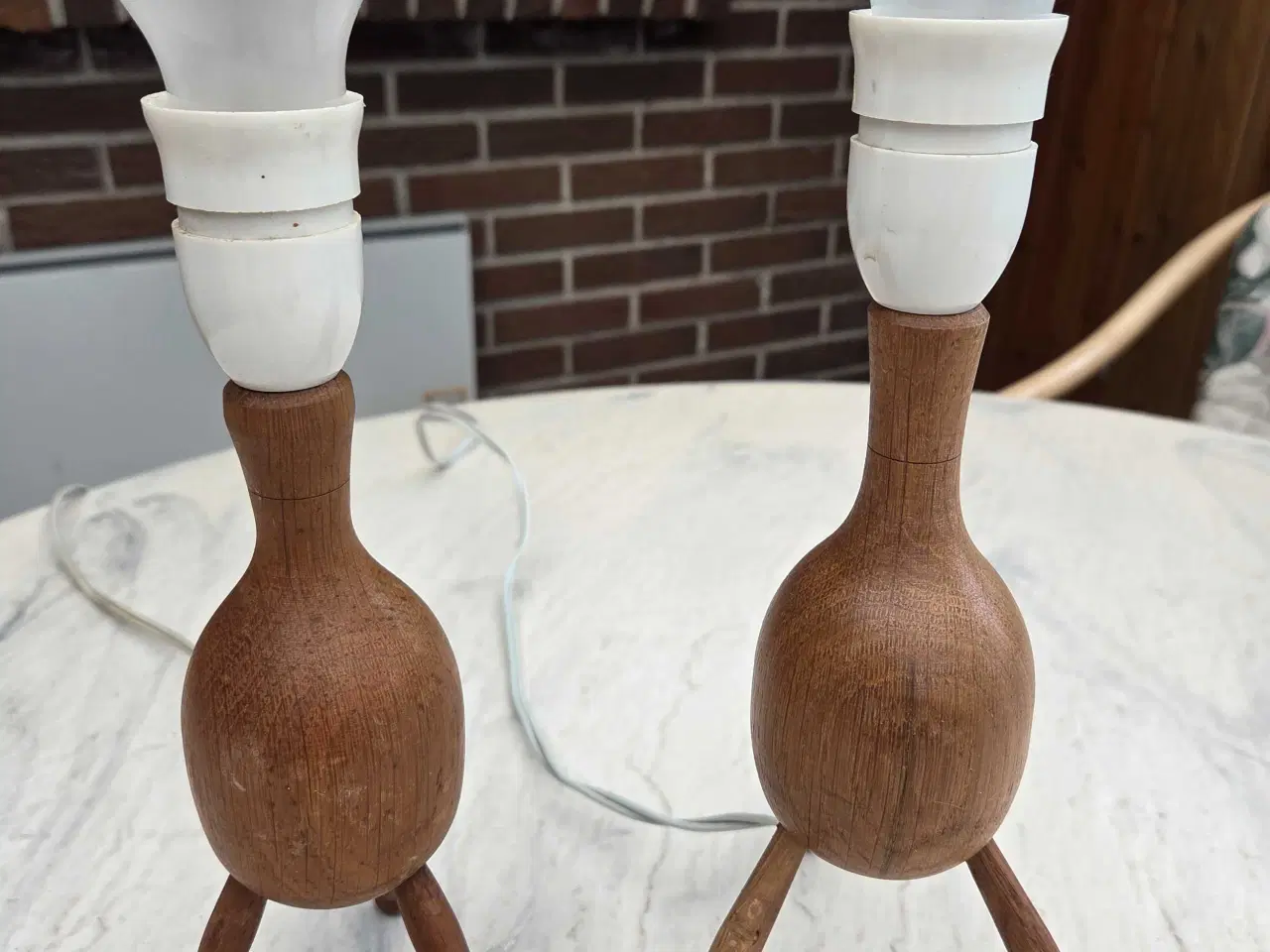 Billede 1 - Vintage 2 stk.teaktræs bordlamper fra 1950erne.