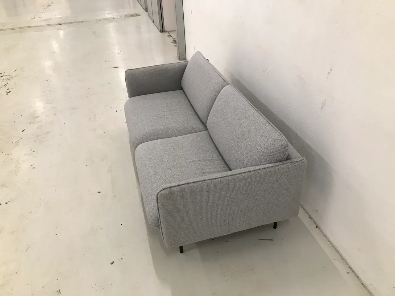 Billede 7 - 2 1/2 Pers.Sofa fra Bolia i lys grå fladvævet stof