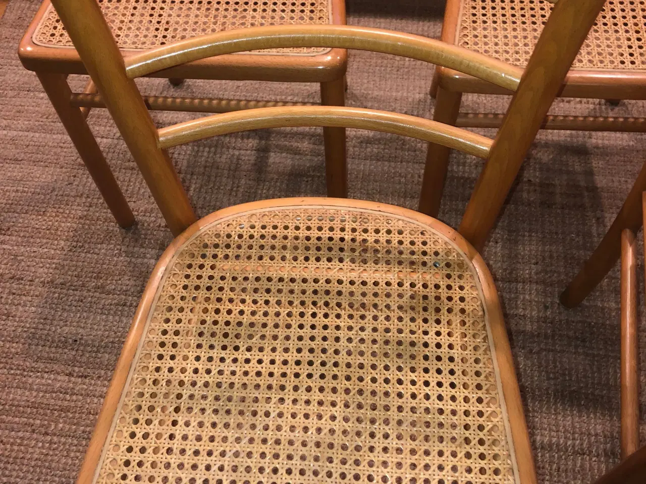 Billede 4 - Spisebordsstole i træ