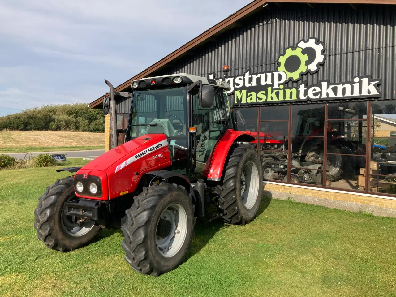 Billede 1 - Massey Ferguson 5445 Kun 2600 Timer