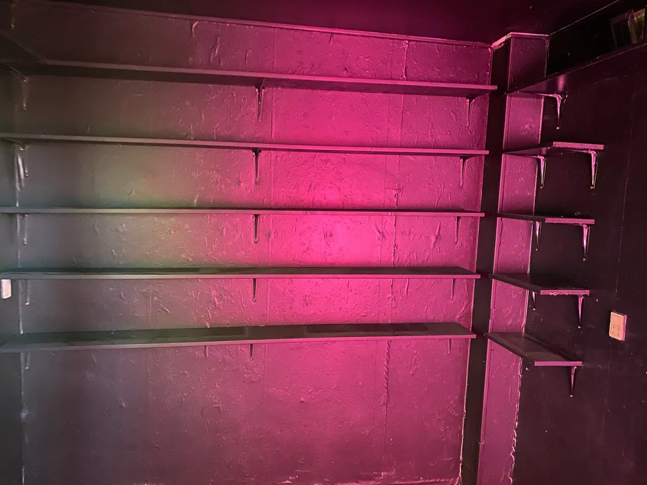 Billede 12 - Ældre skurvogn gives væk mod afhentning 