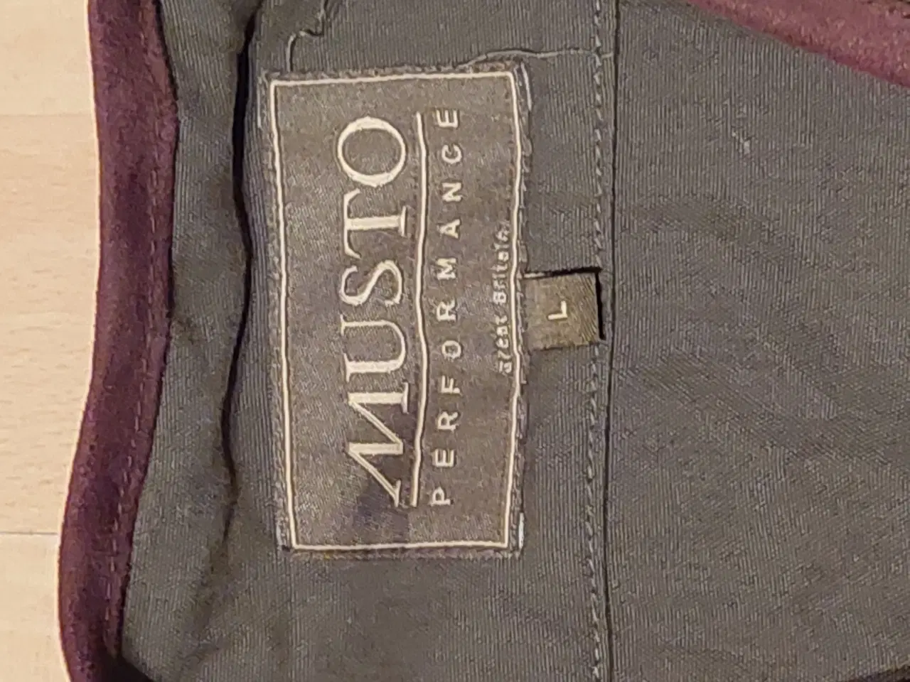 Billede 3 - MUSTO jagtvest med suede