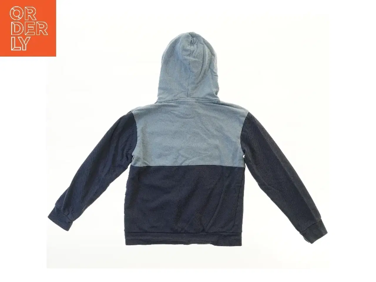 Billede 2 - Hættetrøje med logo fra Hummel (str.  bryst 37 længde 46 cm)