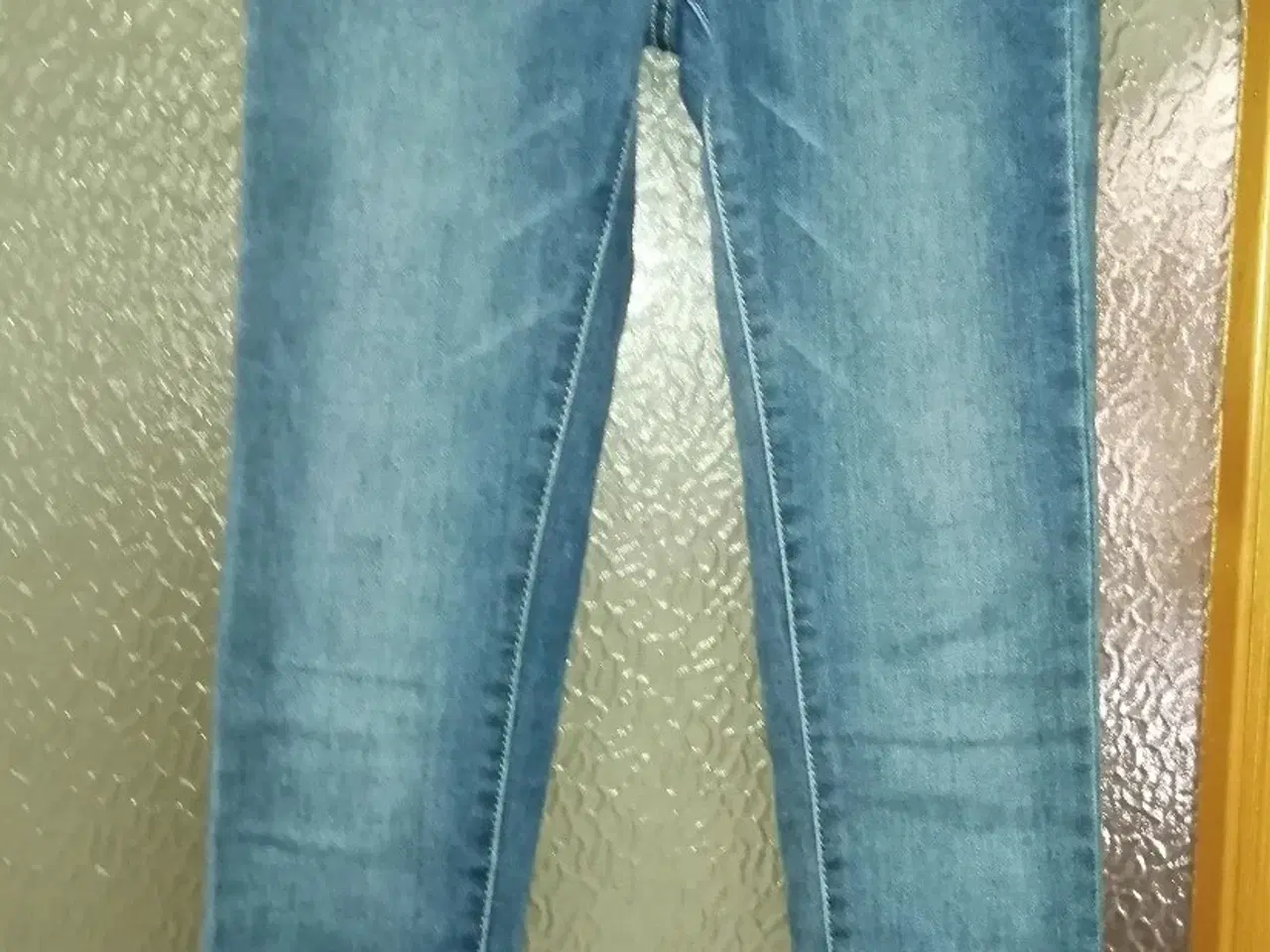 Billede 3 - JEANS, LEVIS DRENGE/PIGE JEANS, STONEWASH, FLOT