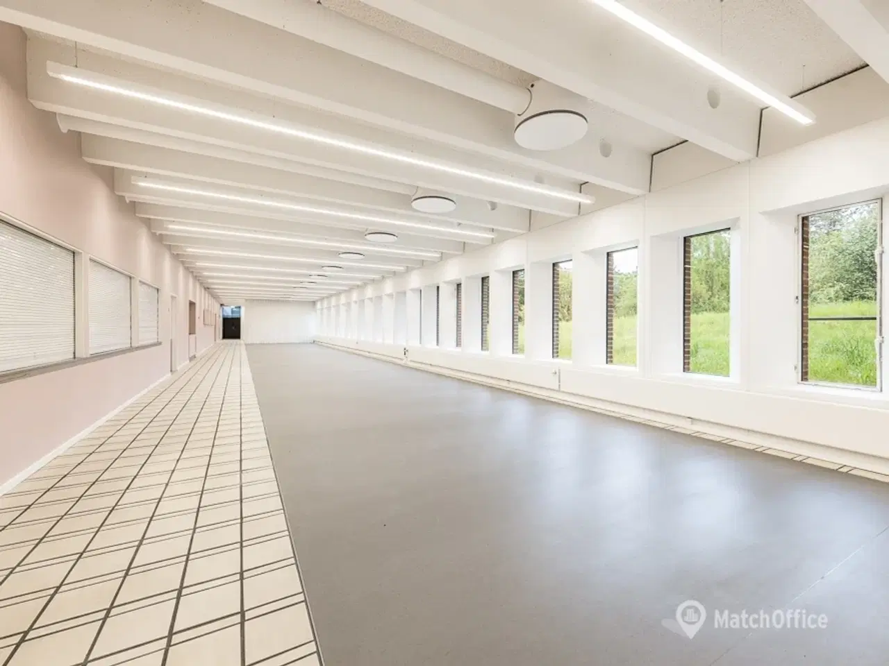 Billede 12 - Unik arkitektur placeret i skøn natur