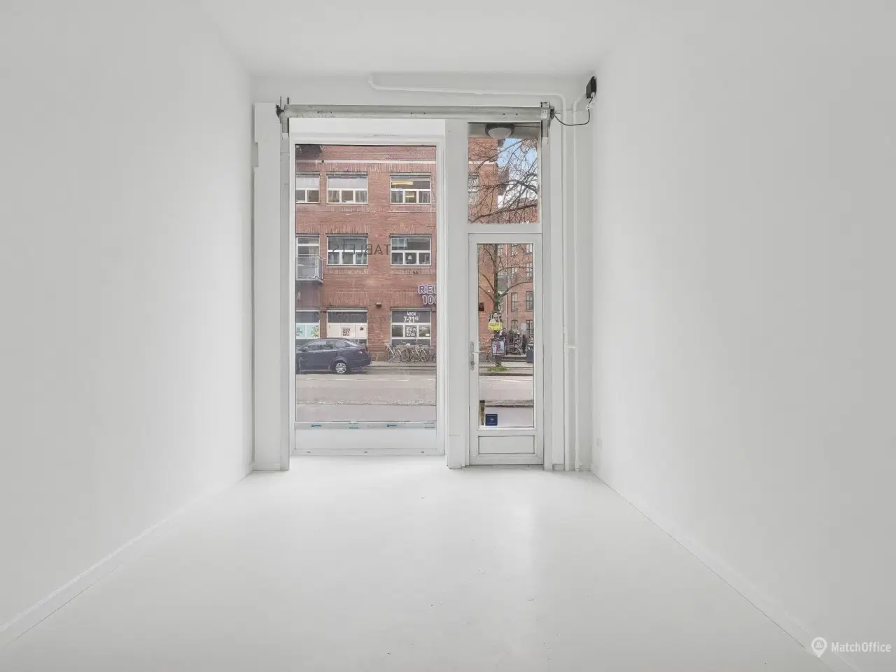 Billede 1 - 29 m² butik/pakkeshop-Kontor