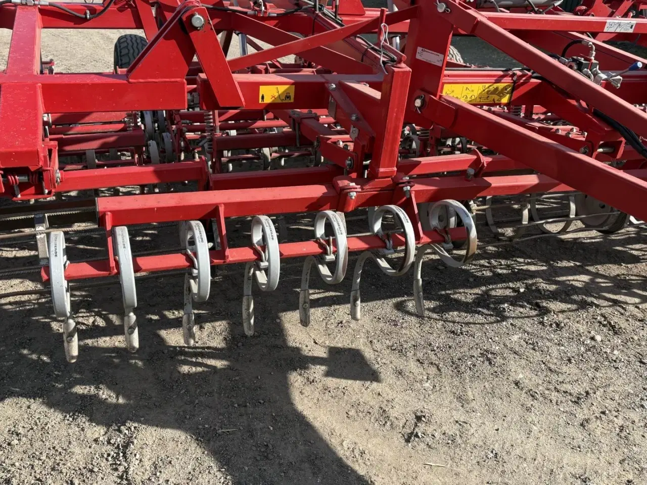 Billede 4 - Kongskilde 7 meter germinator med CROSKILL tromle bagerst. Velegnet til roer, spinat og andre speciel afgrøder.