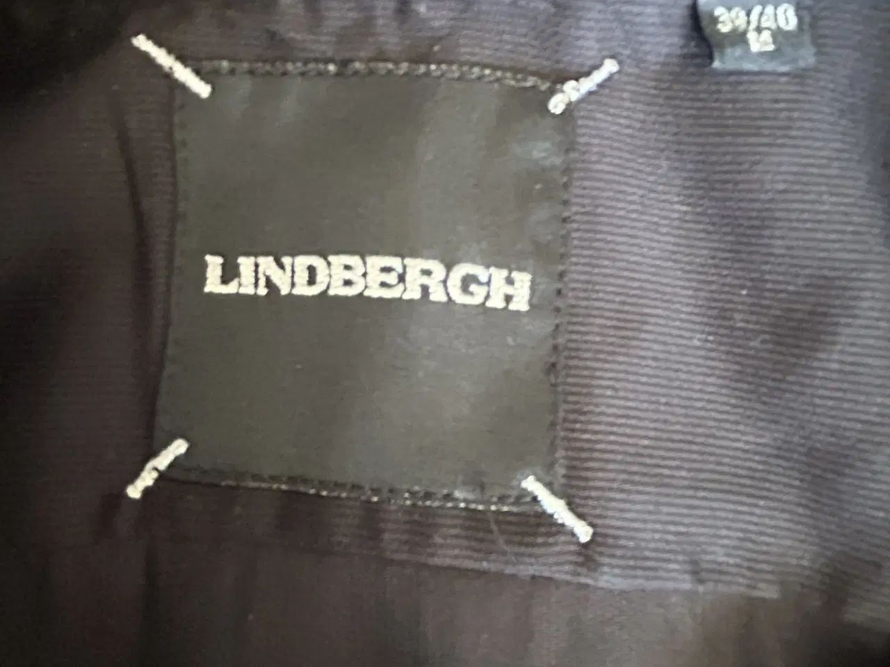 Billede 2 - Sort skjorte af mærket Lindbergh