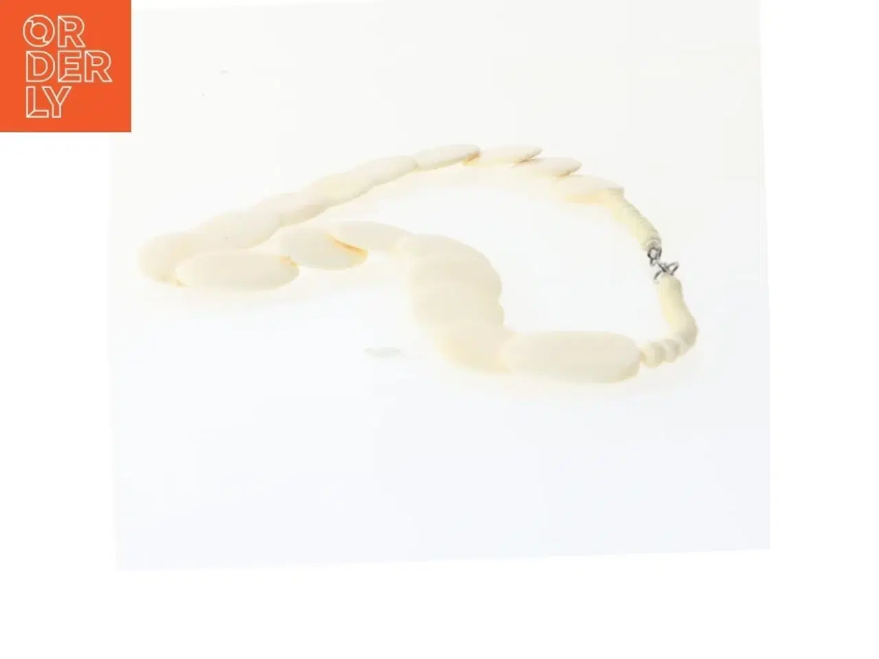 Billede 3 - Beige perlekæde (str. 68x2,5 cm)