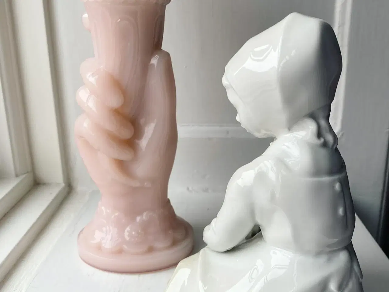 Billede 6 - Porcelænsfigur fra GDR, pige med dukke, NB