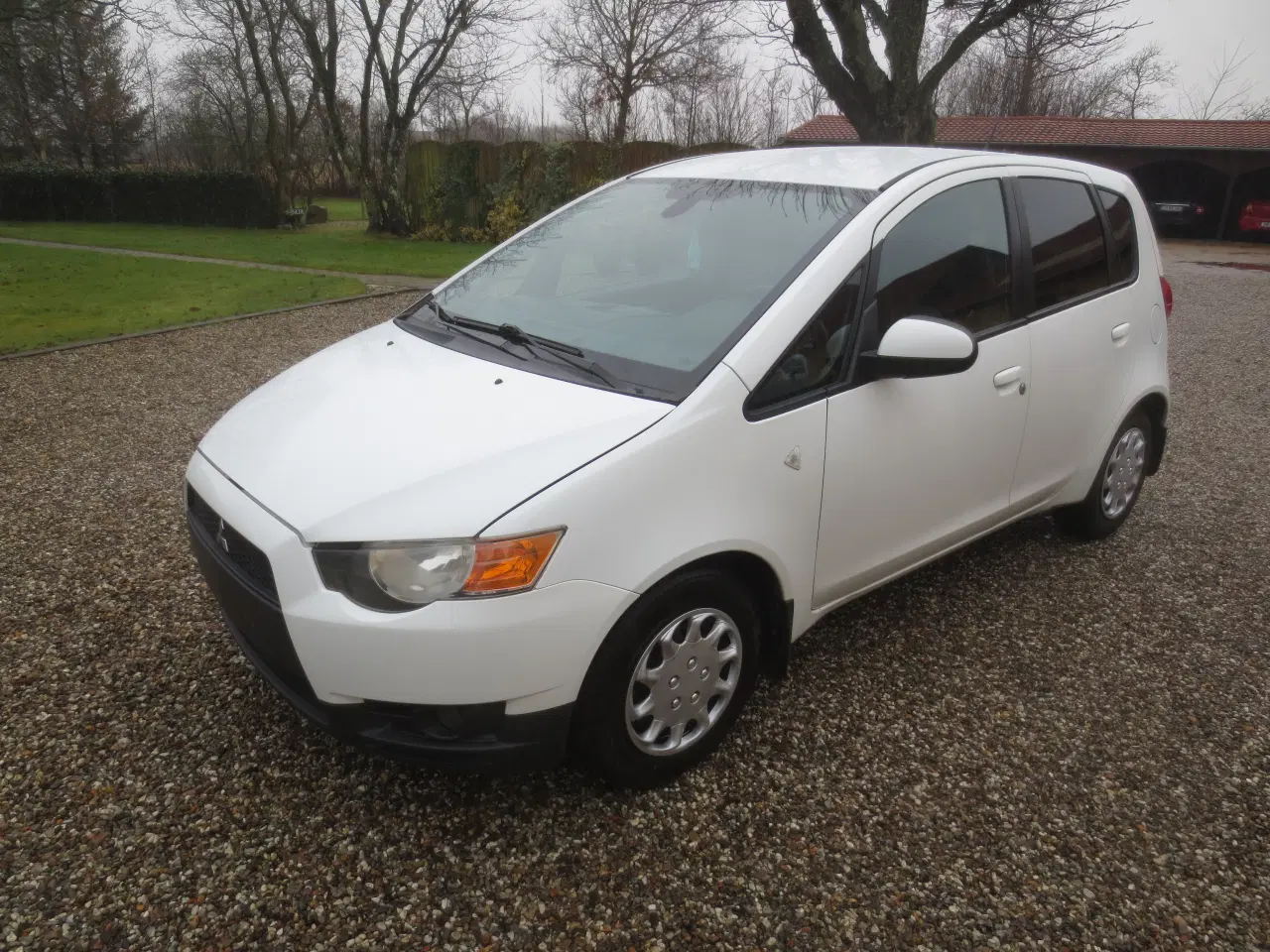 Billede 1 - Nysynet Mitsubishi Colt 1.3 i Årg 10.
