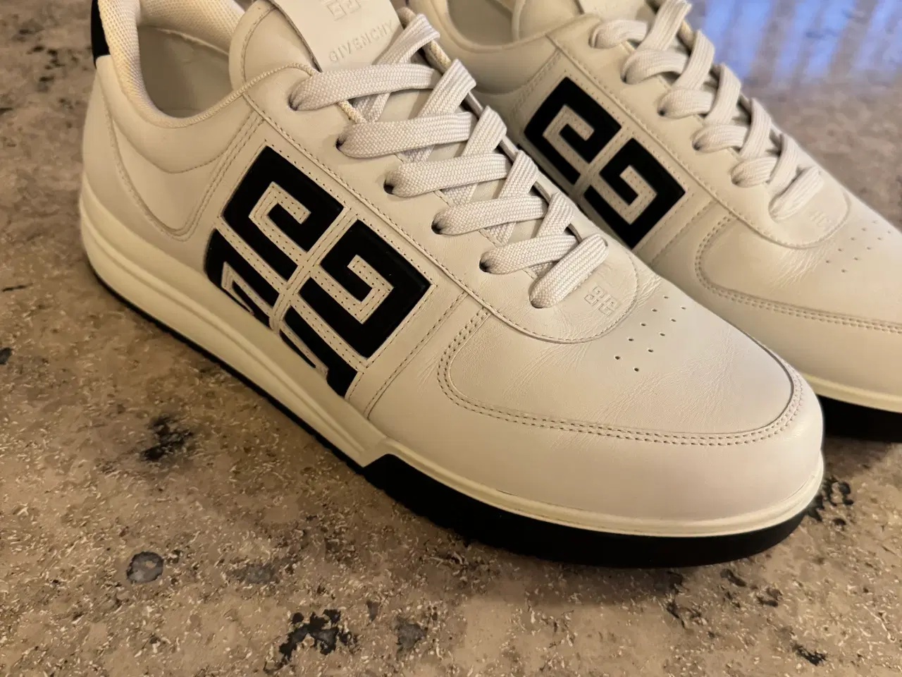 Billede 2 - Givenchy Sneakers str 43 nye