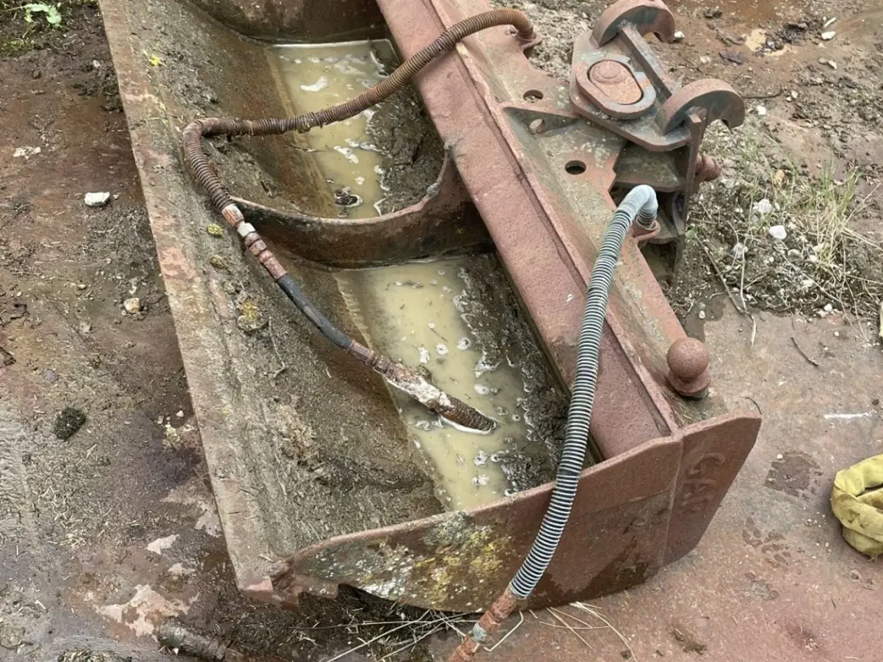 Billede 2 - JCB 60 cm skovl Brugt planerskovl med hydraulisk kip. 130cm,