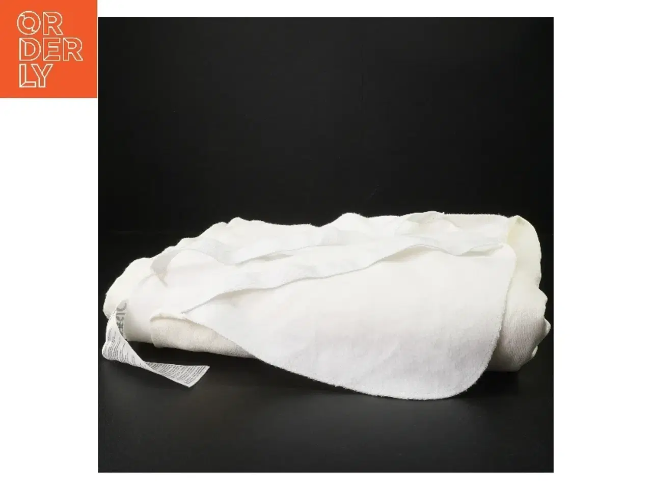 Billede 4 - Hvidt sengetøj fra Basic (str. 190 x. 135 cm)