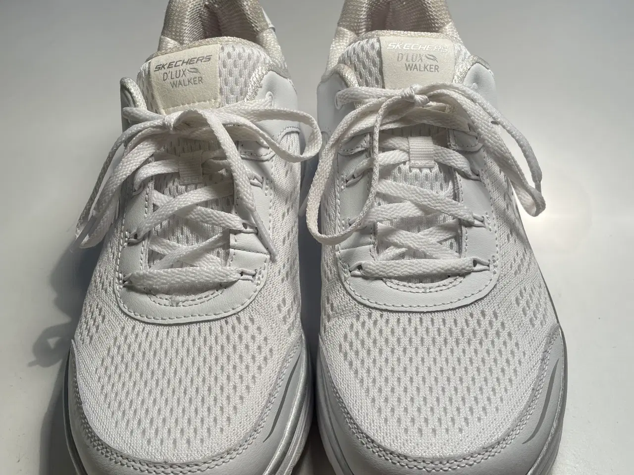 Billede 1 - Sketchers, str. 39, D’Lux Walker, Air-Cooled. 