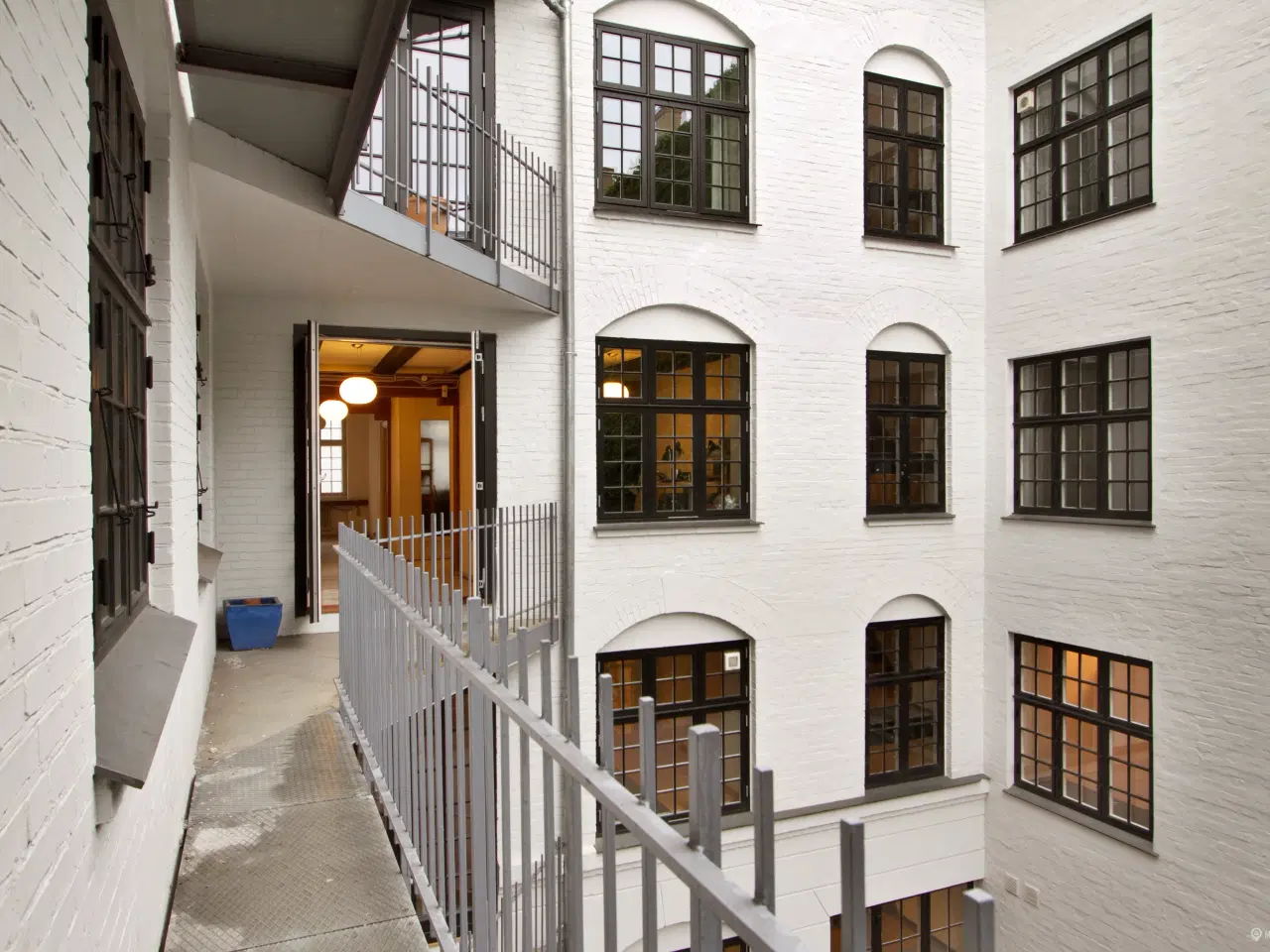 Billede 16 - Byens Bedste Baghus med rigtig kongelig nabo