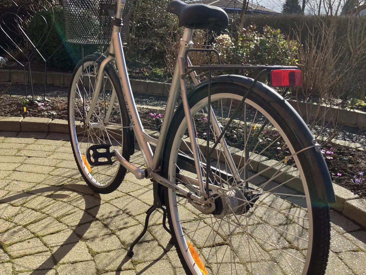 Billede 2 - Velkørende damecykel 