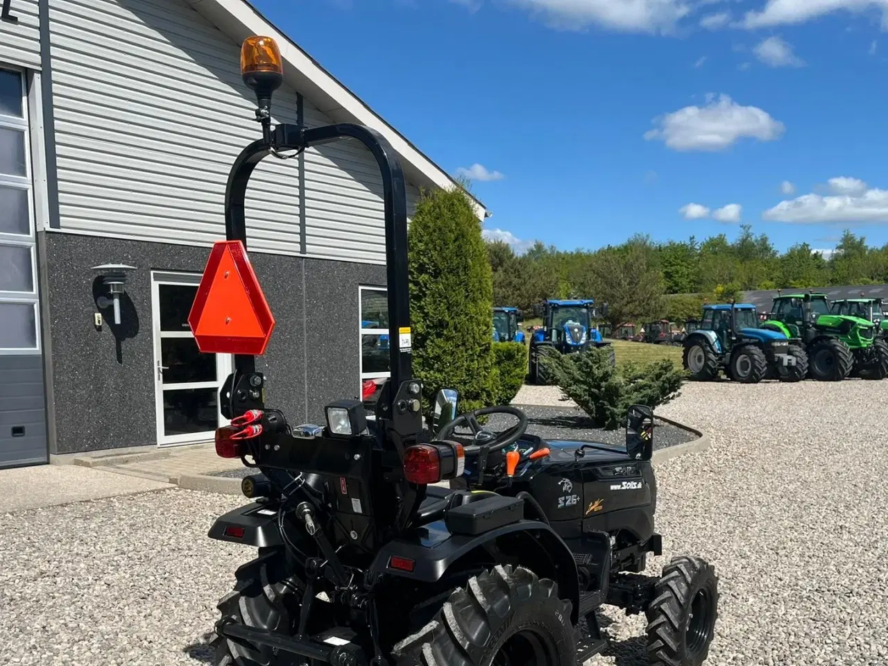 Billede 20 - Solis S26 Limited Edition i sort 6+2 Gearmaskine med Servostyring og brede traktorhjul