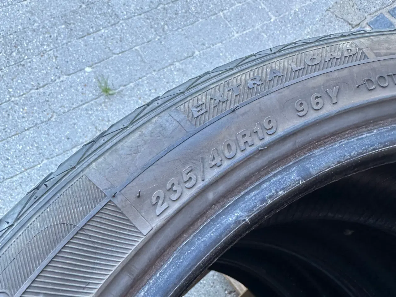 Billede 5 - Dæk 235/40-19