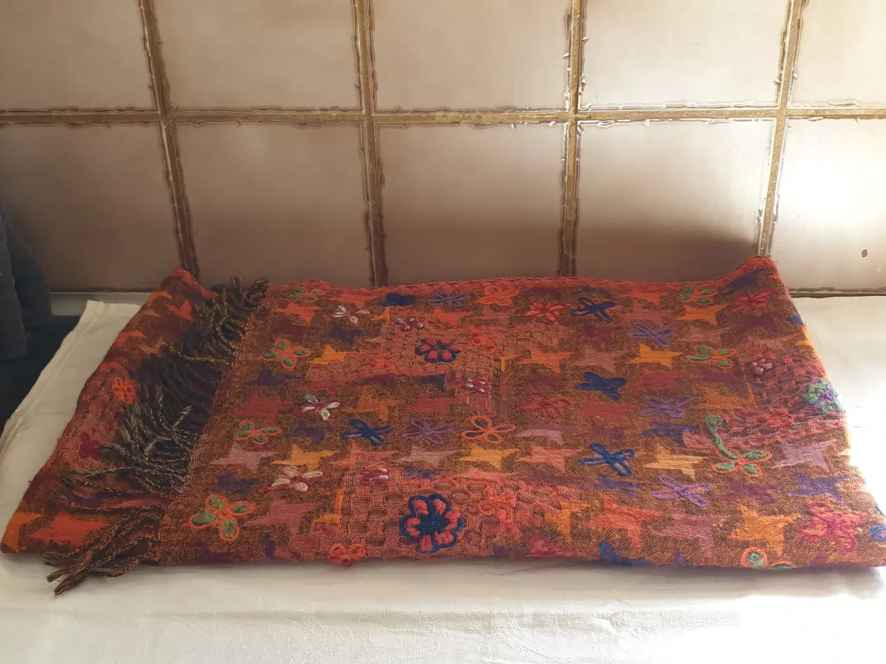 Billede 1 - Sjal fineste merinould sjal m broderi