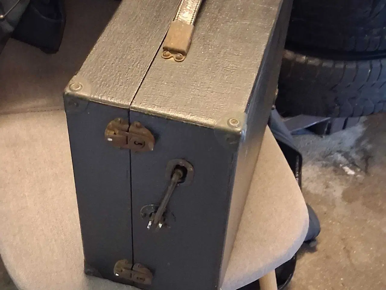 Billede 1 - Gammel rejsegramofon sælges