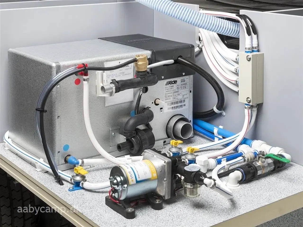 Billede 31 - 2021 - Morelo Home 78 L   Autocamper på Første Klasse.  Udstyrslisten er Lang når man vælger en Camper fra Morelo.