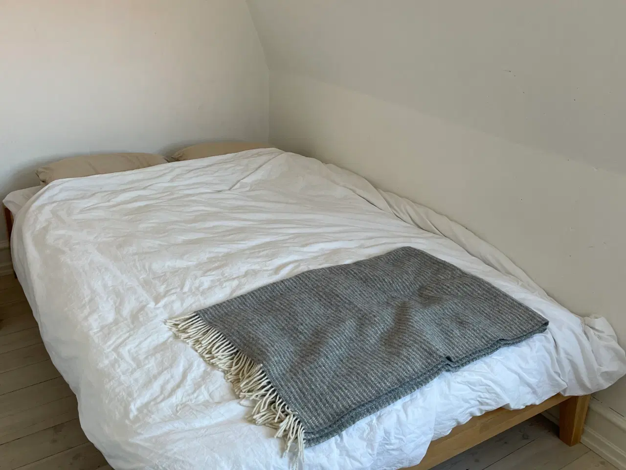 Billede 1 - Gratis flot seng - LaPur Koldskumsmadras.