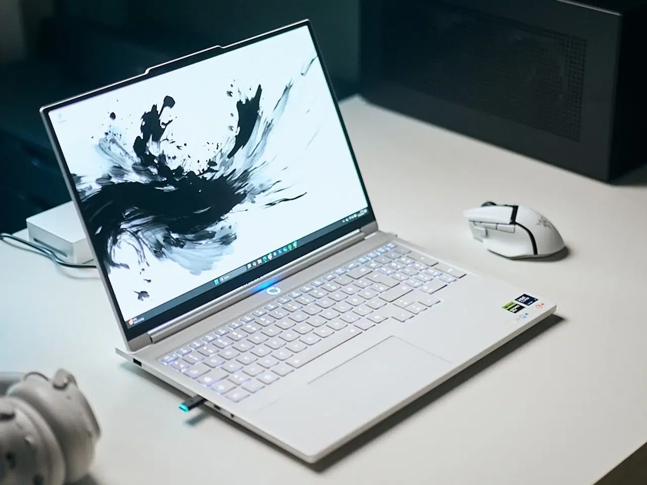 Billede 2 - Lenovo Legion 7 - RTX 5070 - Core Ultra 9 - 32GB -