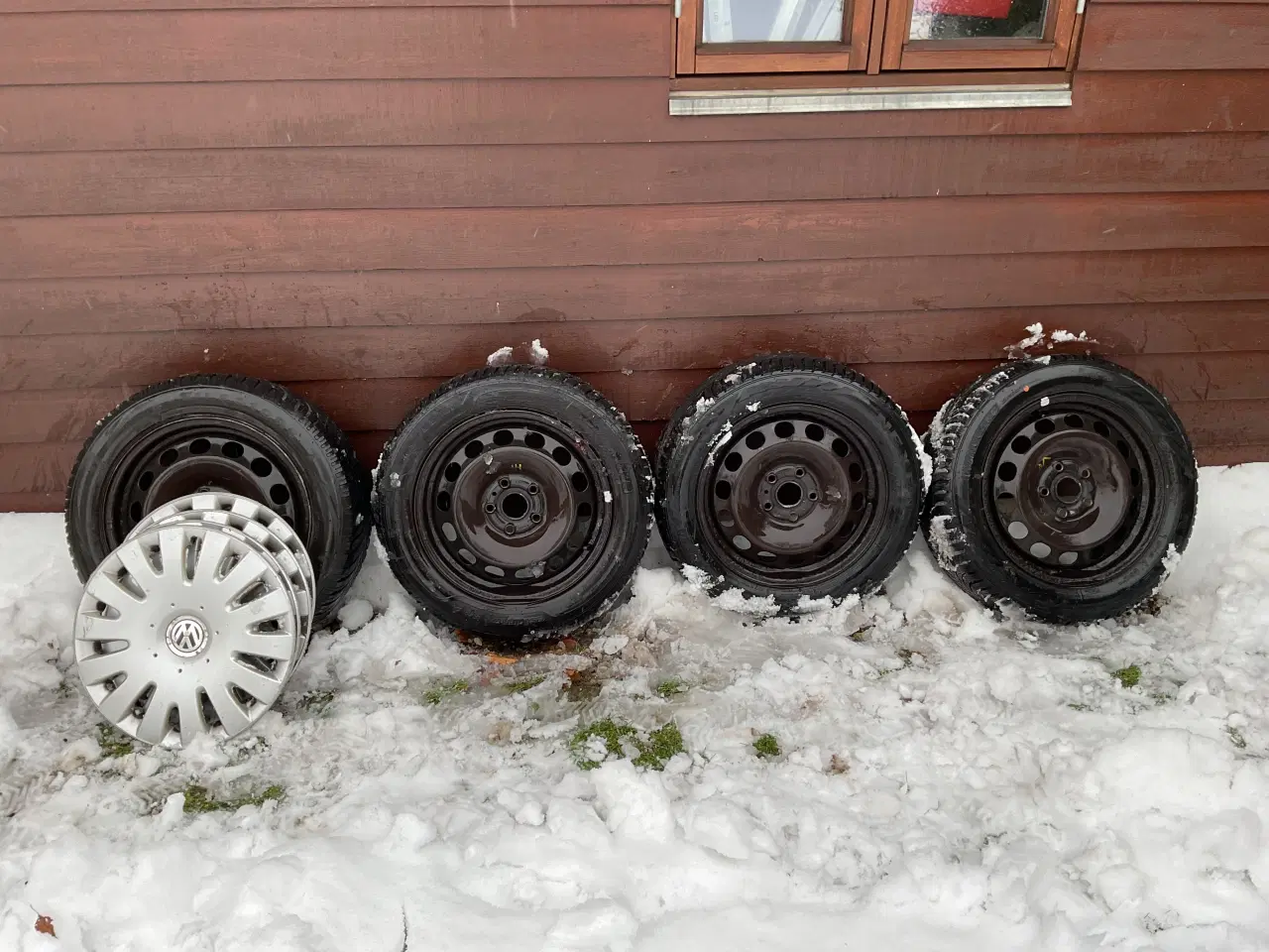 Billede 1 - Vinterdæk med fælge til VW eks. Passat og Touran 