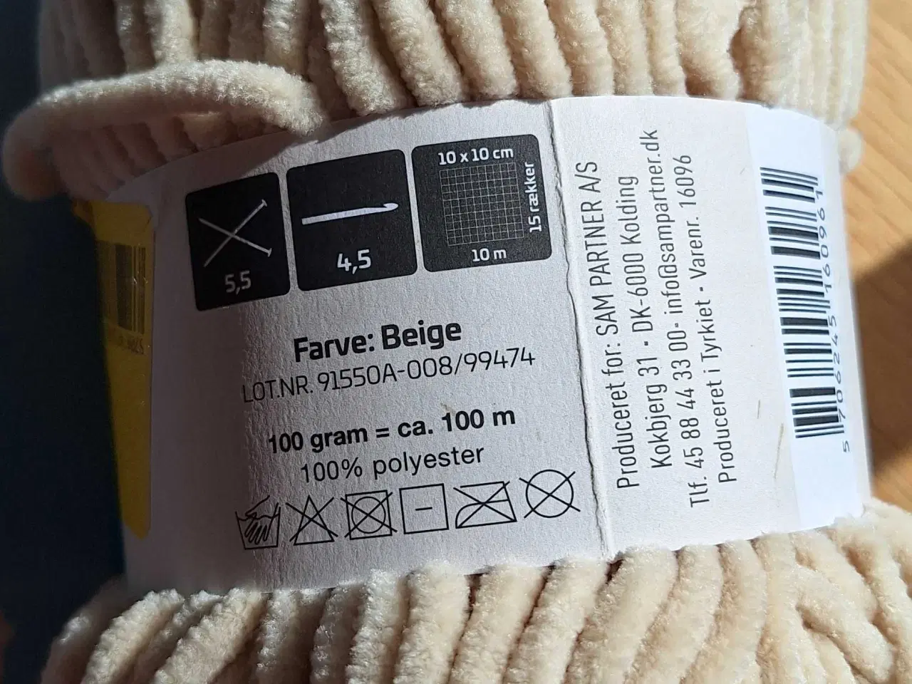 Billede 5 - Chenille garn og bog 