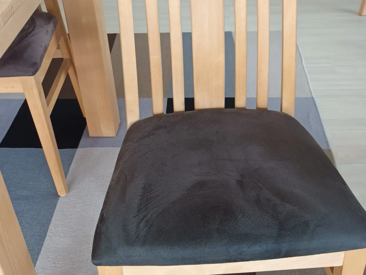 Billede 2 - Spisebordssæt massiv bøg