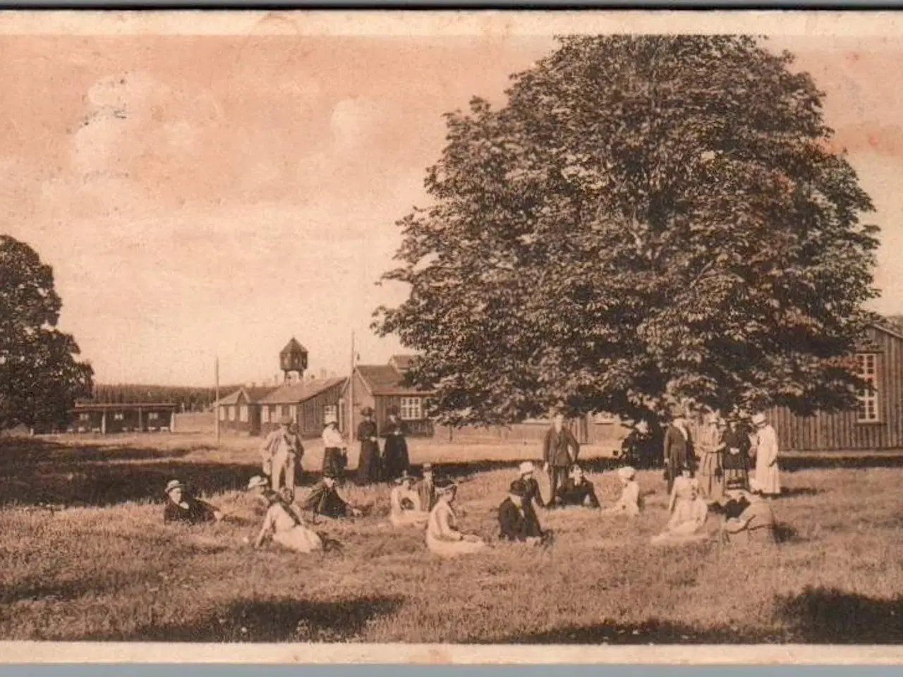 Billede 1 - Dansk Rødekors - Folkekuranstalten ved Hald  - Postkort - Brugt