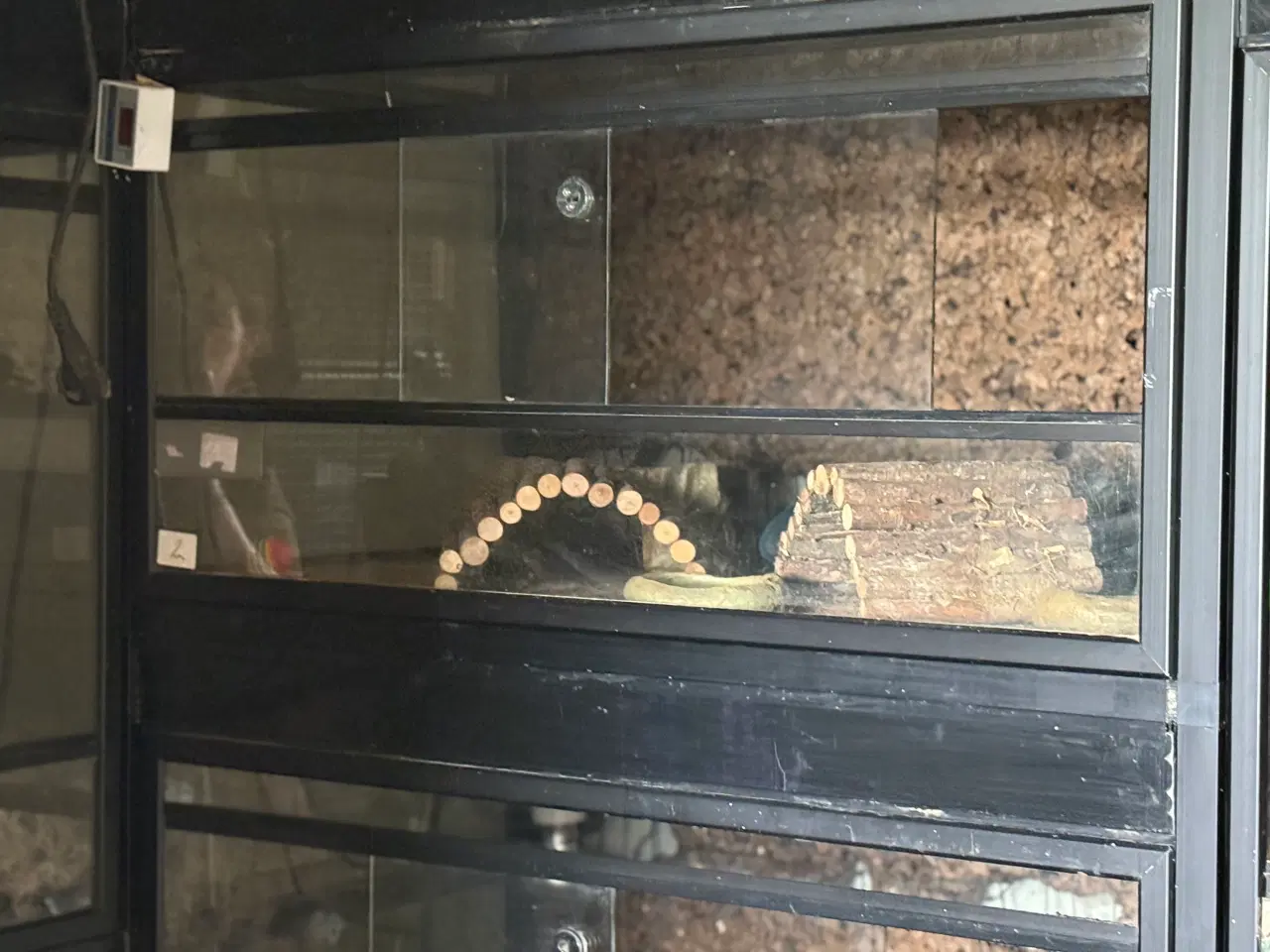 Billede 4 - Stor terrarie-reol med 7 terrarier og masser af ud