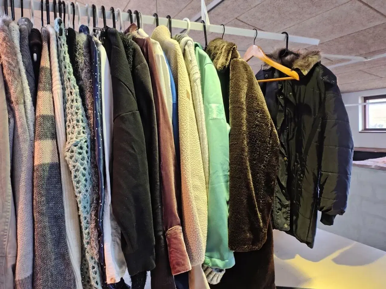 Billede 4 - Stort parti tøj